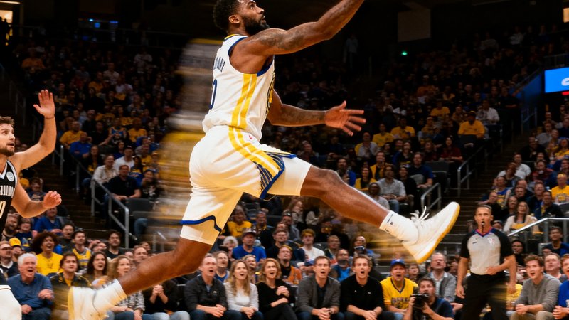 NBA赛场上球员突破上篮动作舒展，背景记分牌显示比分胶着，观众席气氛紧张